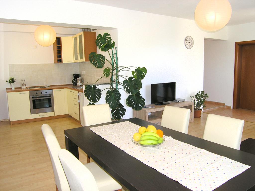 Apartments Dagmar Krk Town Kültér fotó
