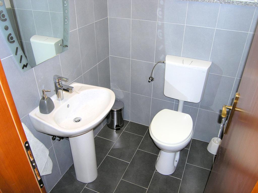 Apartments Dagmar Krk Town Kültér fotó